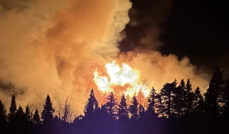 Wyoming wildfire update: Firefighters battle uncontained Moonshine Fire as Cow Camp Fire nears full containment