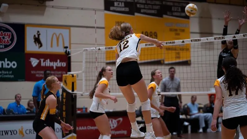 Cowgirls Win Barn-Burner Over UC Santa Barbara