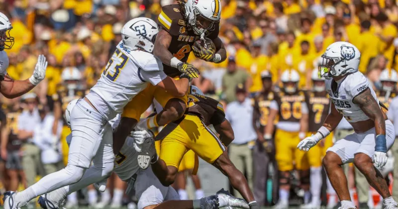 Cowboys score late to defeat Northern Colorado