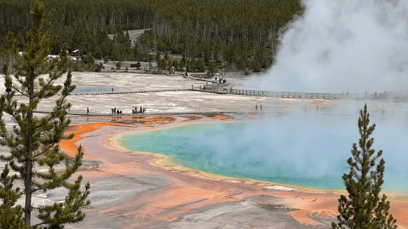 New Montana license plate features Yellowstone's Grand Prismatic Spring