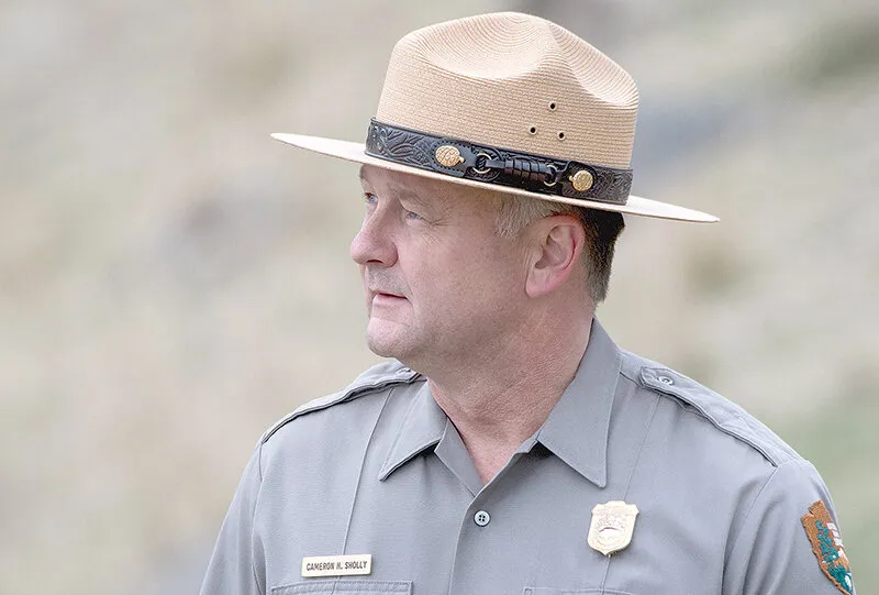 After nearly eight years, head of Yellowstone leaving Park Service