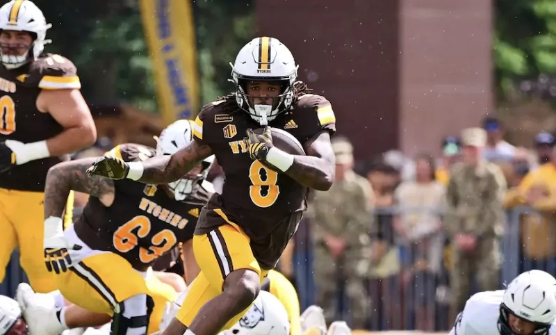 Cowboys Head to Central Michigan for Saturday Afternoon Contest