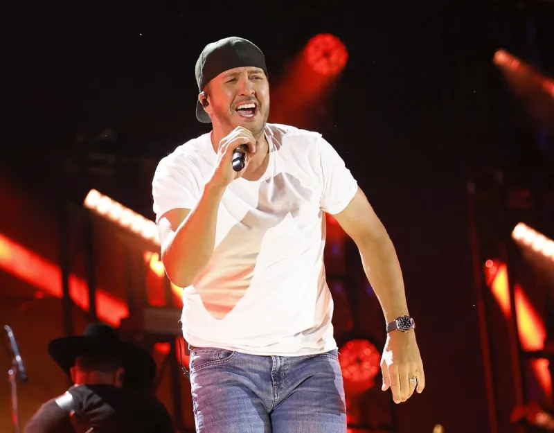 Luke Bryan Reveals the Surprising Way He Named Album 'Signs'