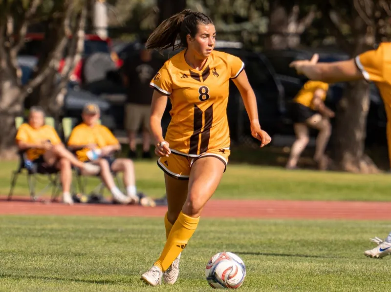 Cowgirls Overcome Early Deficit, Upend Montana, 3-1