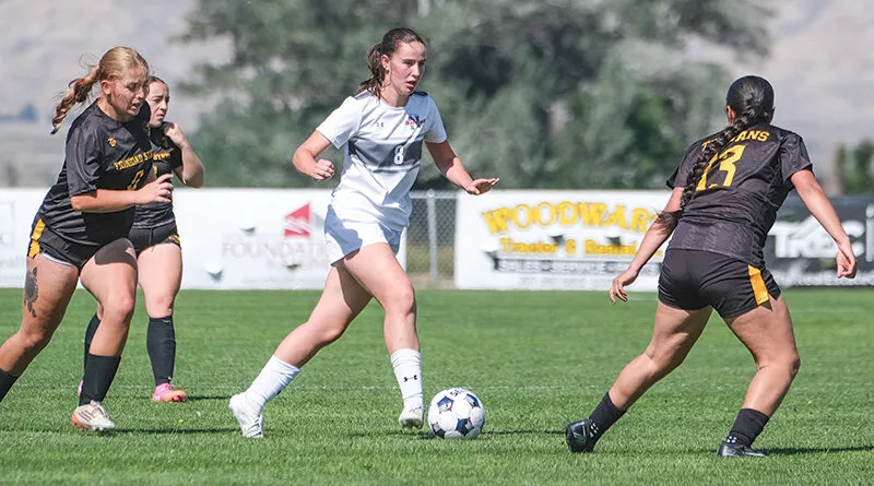 Women's soccer starts Region IX 2-0