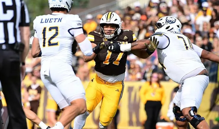 Pokes Insider: Esaia Bogar emerging as a force on D-ine