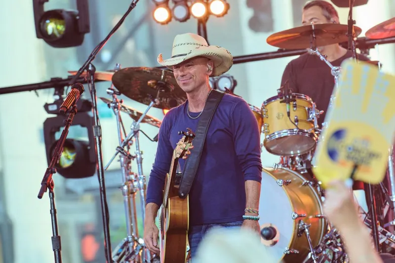 Kenny Chesney Says Social Media Gives Us 'Fake Intimacy'