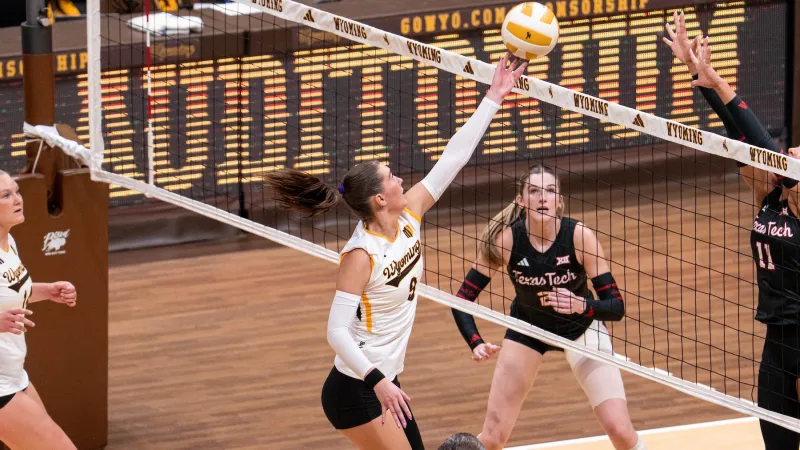 Winter Leads Cowgirls Past Boise State in Five