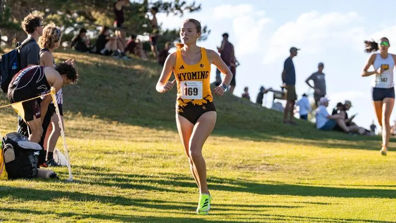 Squad to Race at Roadrunners Invitational in Denver
