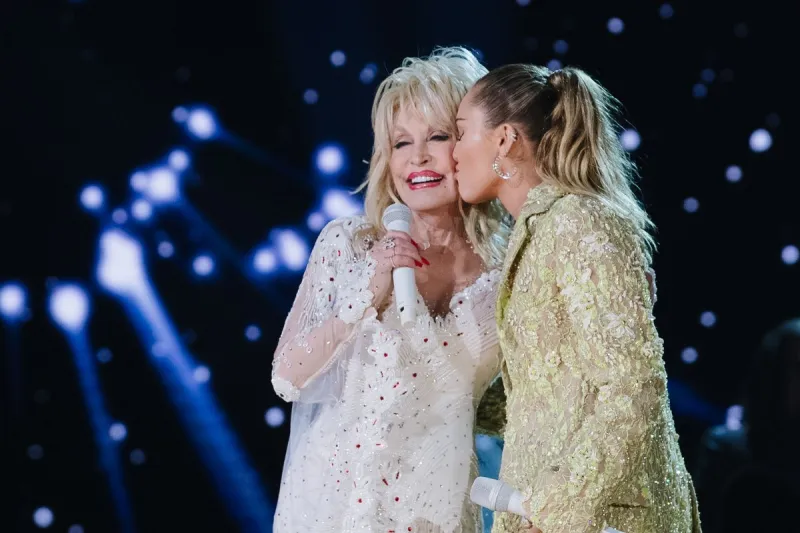 Miley Cyrus Recalls the Dolly Parton Advice She'll Never Forget