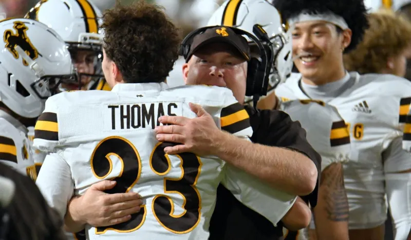 Pokes, 'Bows Set to Hook Up Saturday For 30th Time