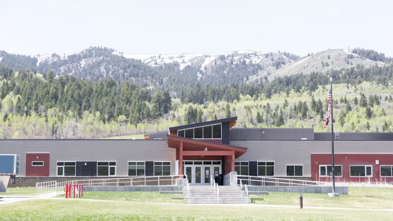 School district cancels Friday classes due to water advisory