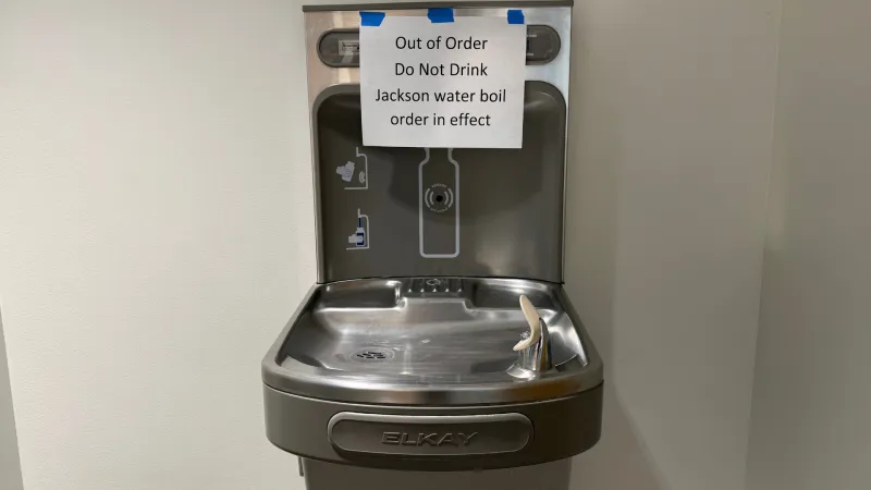 Local businesses offer free water as Town responds to bacteria detection