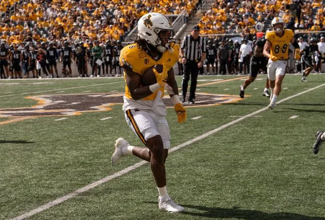 Cowboys Open Mountain West Play with 27-10 Win over Hawaii
