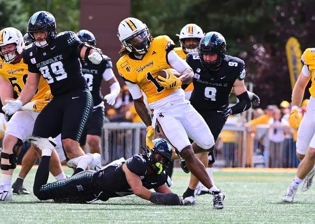 Wyoming opens Mountain West play with 27-10 victory over Hawai'i
