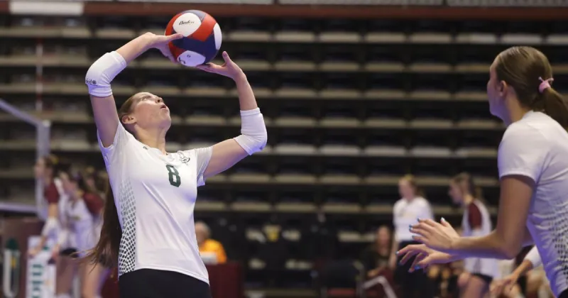 Kelly Walsh wins Casper Invite title; Fillies also add to trophy case