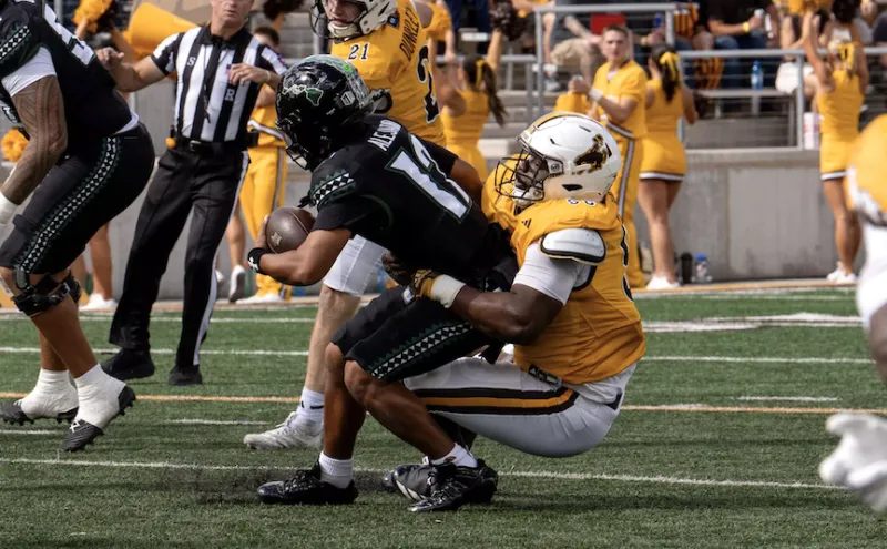 Cowboys Down Hawai'i 27-10 in Conference Opener