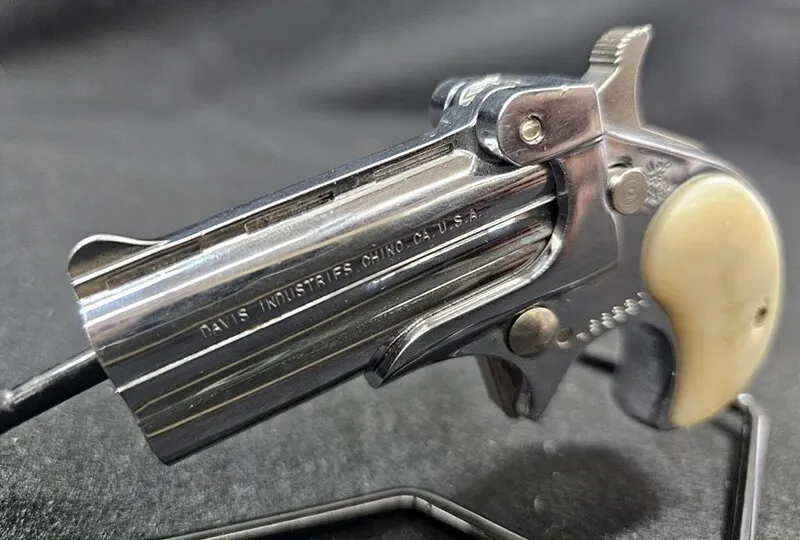 City selling off guns given to Powell police department