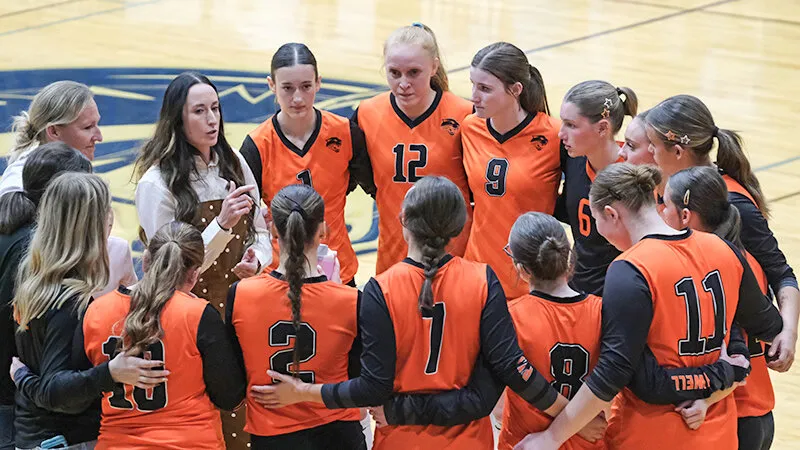 Volleyball splits nonconference matchups