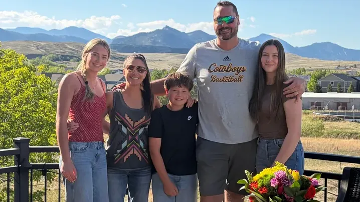 Wyoming basketball family rallies around Josh Davis after cancer diagnosis