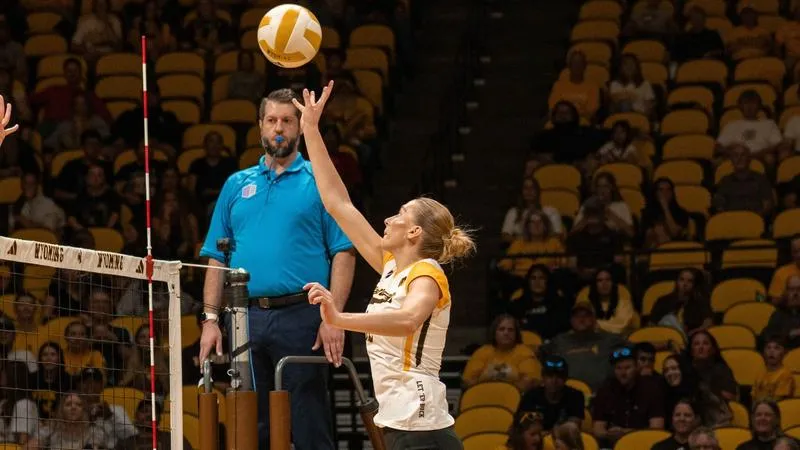 Wyoming Drops Four-Setter at San Jose State