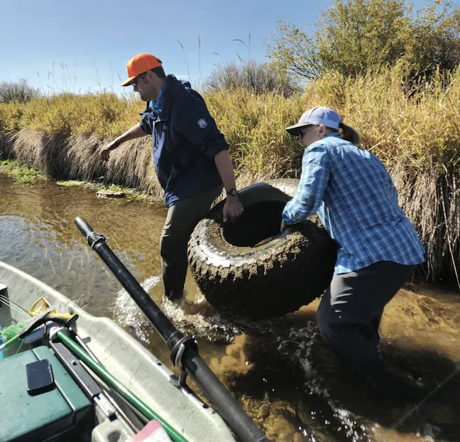 Removing over 250 pounds of trash from the Salt River