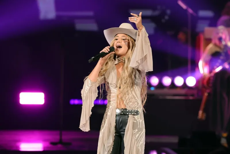 Lainey Wilson Went Above and Beyond for Her Tour Opener