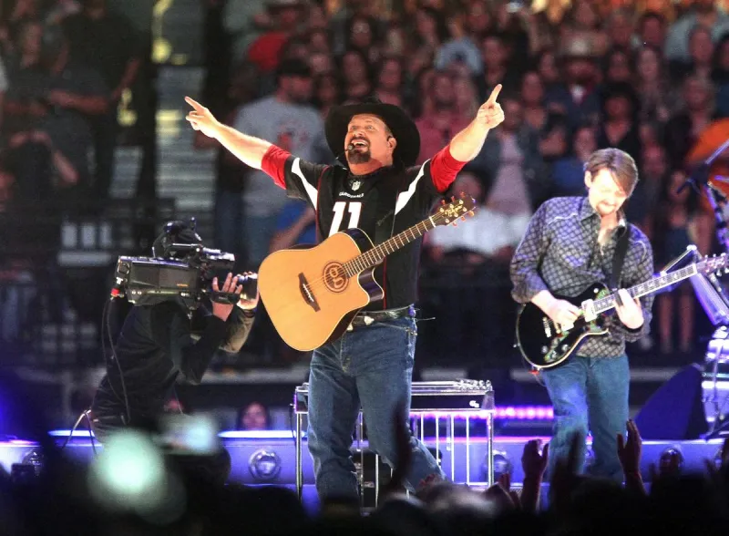 BREAKING: Garth Brooks Adds November 2026 Tour Dates