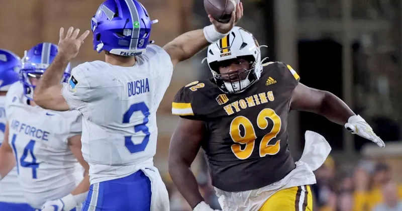 Drake stars in Wyoming's shutout loss, according to Pro Football Focus