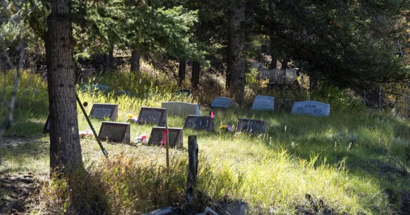 Town will pre-dig holes to ease winter burials