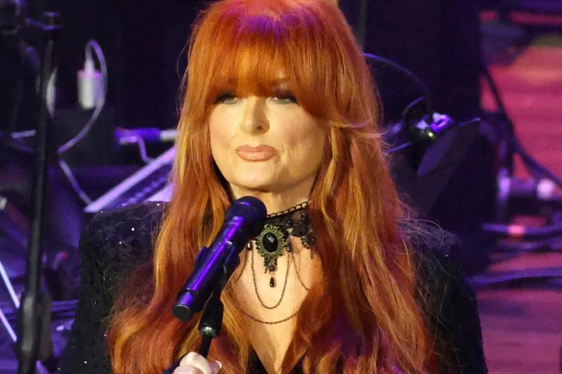 Wynonna Judd Says Her Daughter Grace is 'Not Sober'