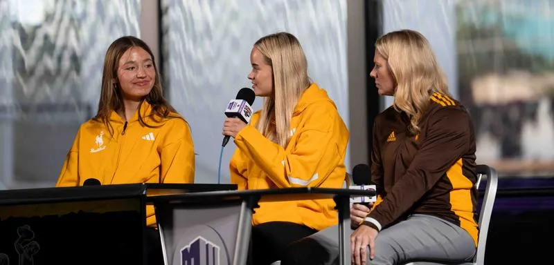 Pokes Insider: Ollilainen's return, Rumpf's rise to lead Cowgirls' resurgence