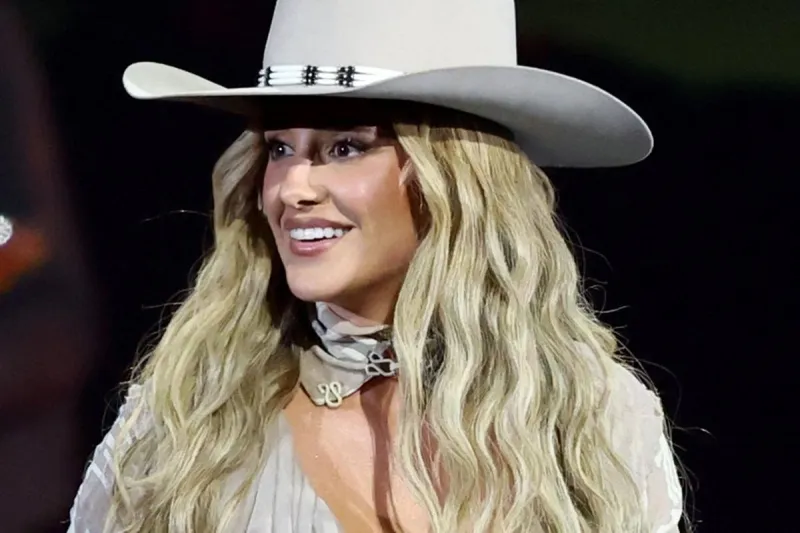 Lainey Wilson Falls For an Outlaw in New Song, 'Kinda Love It'