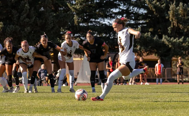 Glover Sets Program Scoring Record in 4-0 Shutout of SJSU