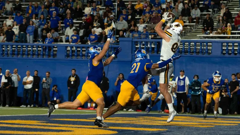 Wyoming Outlasts San Jose State in Overtime, 16-13