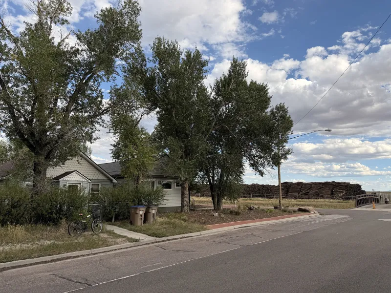Railroad tie stacks raise stink in Laramie's West Side neighborhood