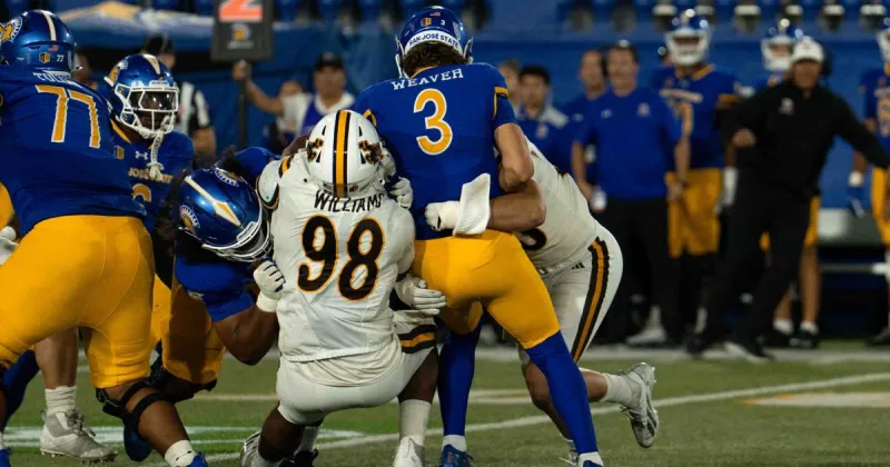Bogar, defense lead the way in Cowboys' Week 6 PFF marks