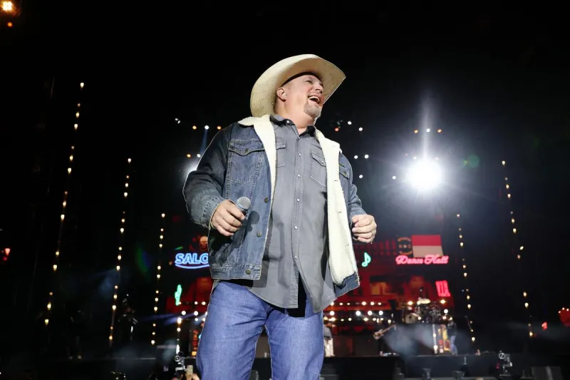 The Only Reason Garth Brooks Would Go On a Diet is to Be a Cowboy
