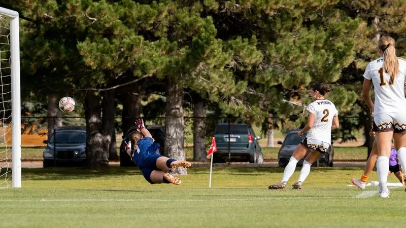 Soccer Uses Big Second Half to Defeat UTEP, 2-0