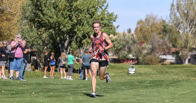 Natrona County's Teschendorf, Hargraves win regional cross country titles